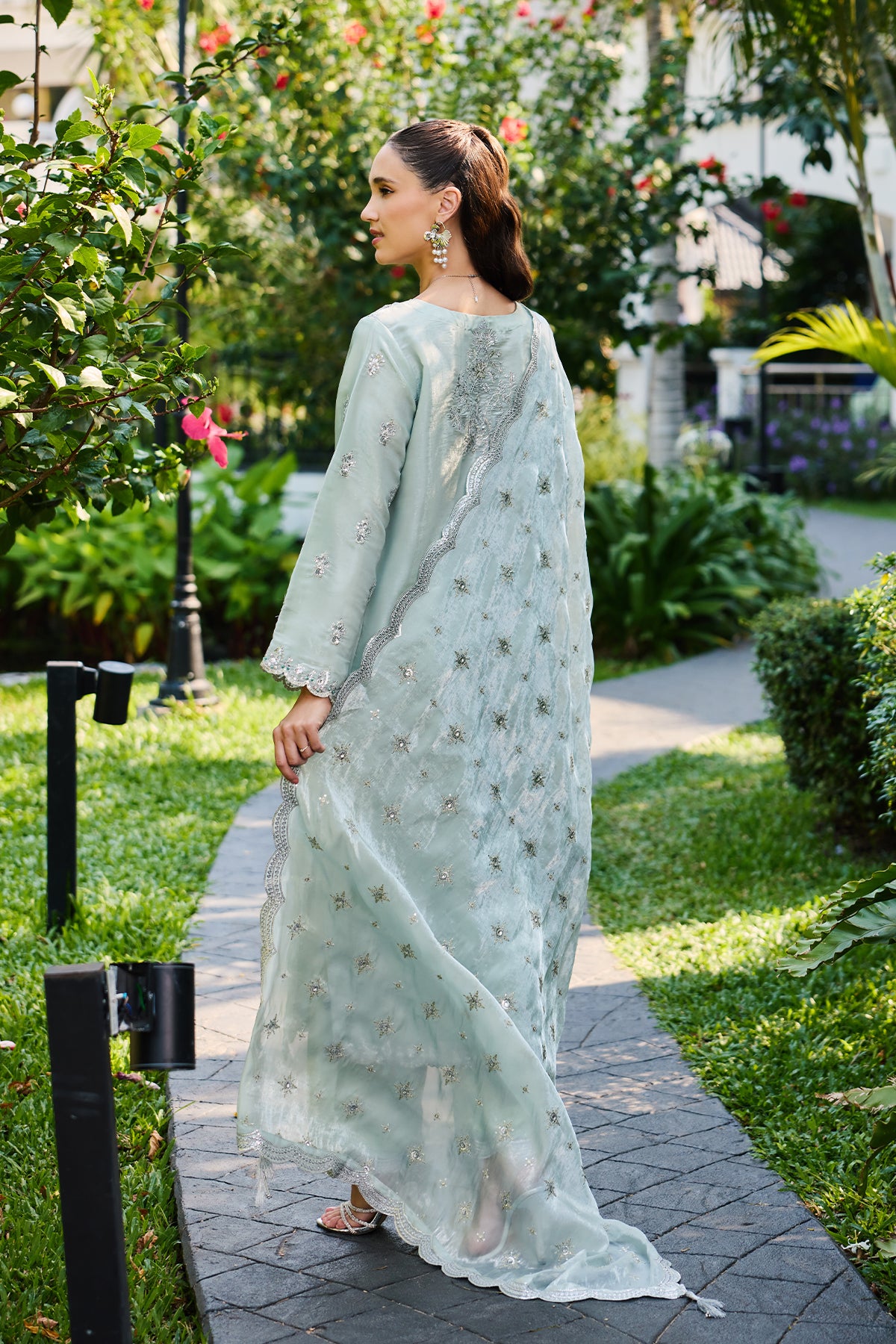 Reflective Oasis 3-Piece Suit