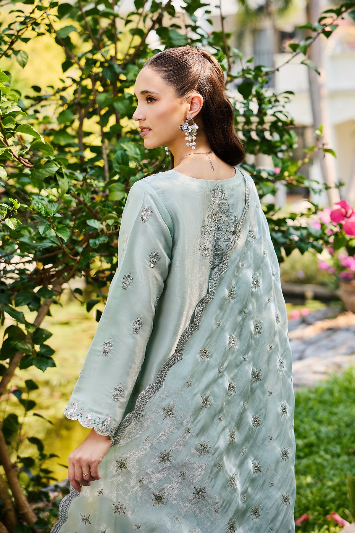 Reflective Oasis 3-Piece Suit